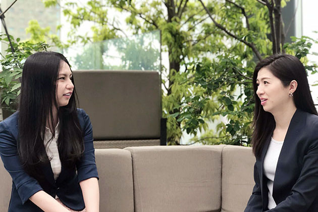 (右)日本ロジスティクスファンド投資法人:三井物産ロジスティクス・パートナーズ 財務企画部 マネージャー 金子智衣/(左)コンフォリア・レジデンシャル投資法人:東急不動産リート・マネジメント コンフォリア運用本部運用戦略部 マネージャー 宮脇陽